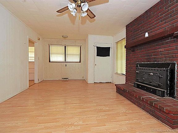 3rd image of 303 S Main St