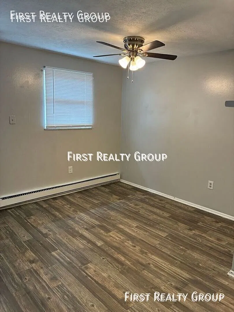 2 Bedroom, 1 Bath Upstairs Apt for Rent. Move In Ready! — Photo 3