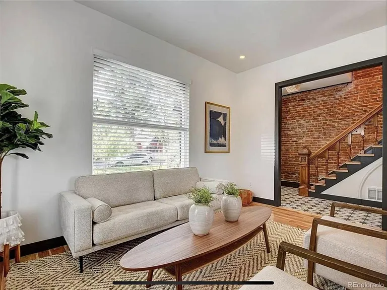 2126 Grove St — Photo 15