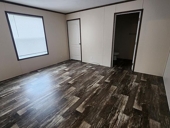 5th image of 4359 Dogwood Blvd #914