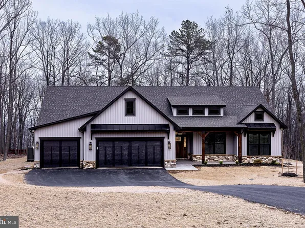 51 Sachem Hl, Hedgesville, WV 25427