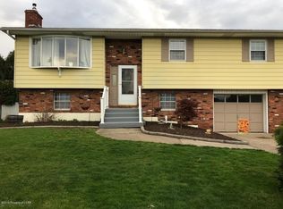 9 Driftwood Dr, Plains, PA 18705