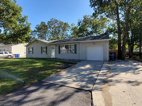 2nd image of 251 Tulip St