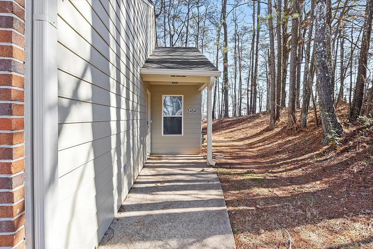Building Photo - 5454 Glen Haven Dr