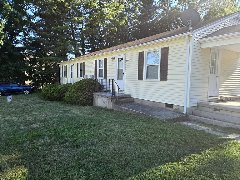 1001 Montgomery St — Photo 4