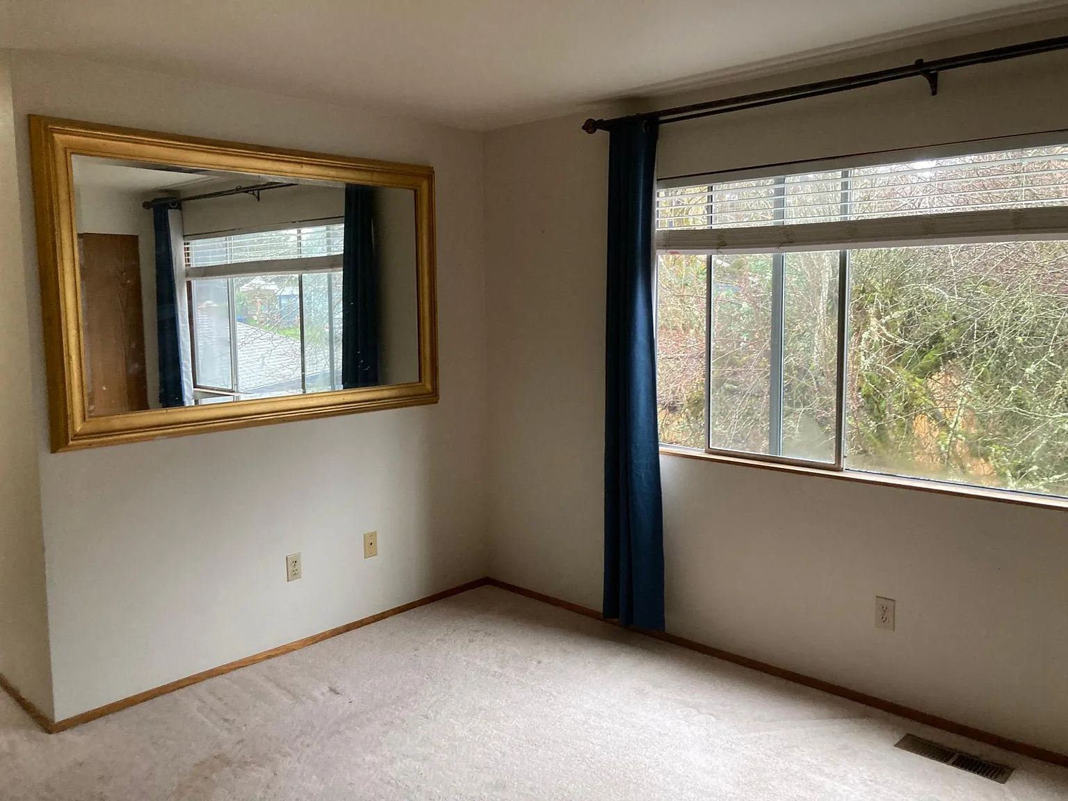 SE 9th Pl, Bellevue — Photo 2
