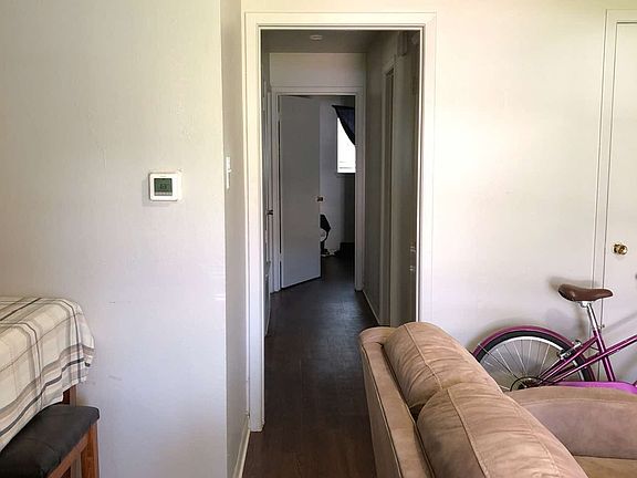 3rd image of 826 W Texas St #A