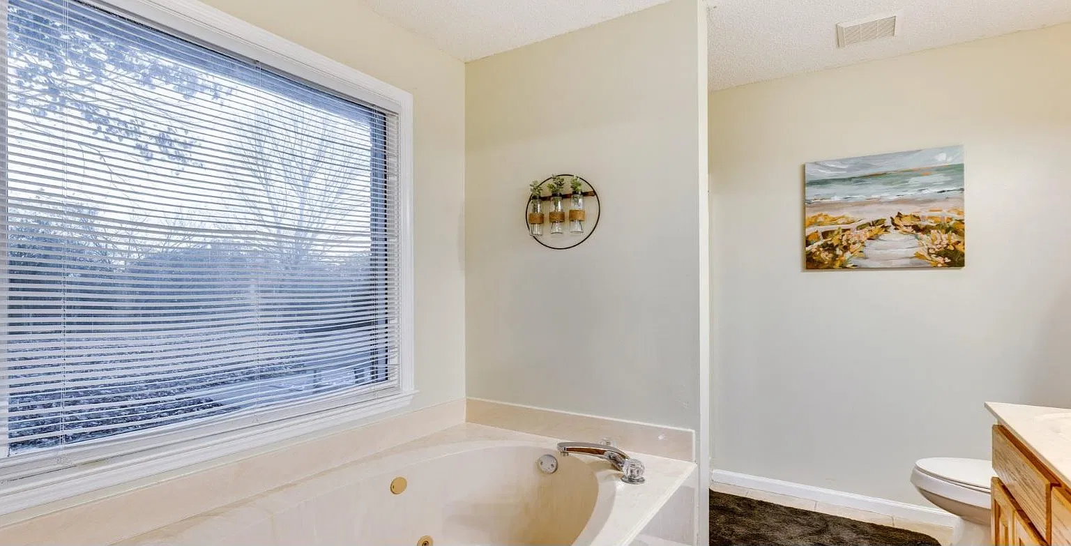 108 Adalene Ln — Photo 3