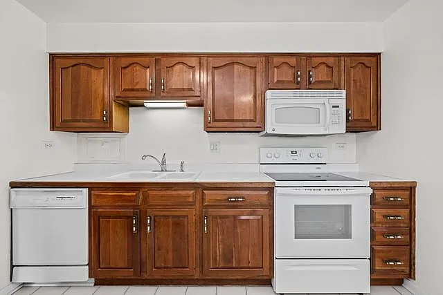 1415 E Central Rd — Photo 7