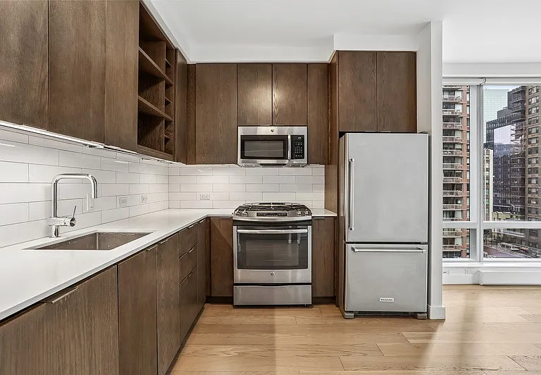 225 E 39th St #7I — Photo 10
