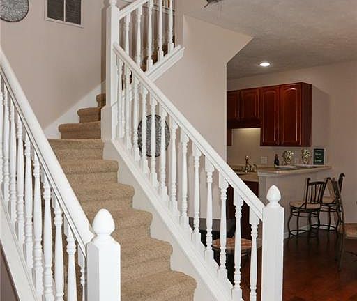 3rd image of 2271 Colfax Ln #6
