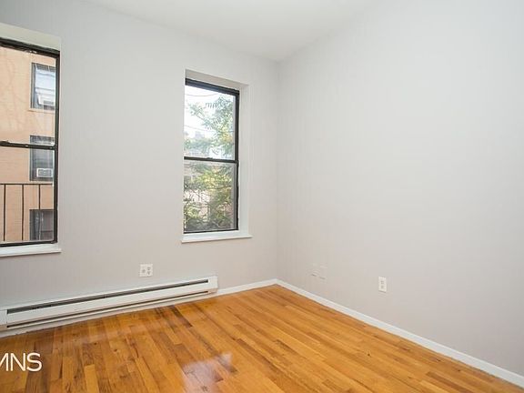 5th image of 320 W 49th St APT 4RE