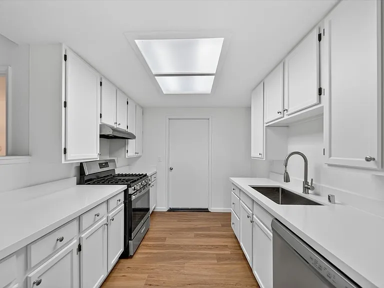 1250 Wilma Dr #B — Photo 6