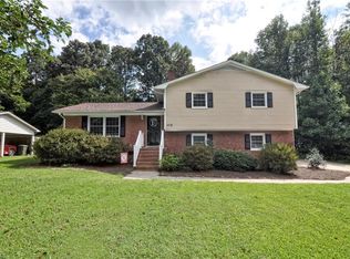 375 Fieldstone Dr, Winston Salem, NC 27127