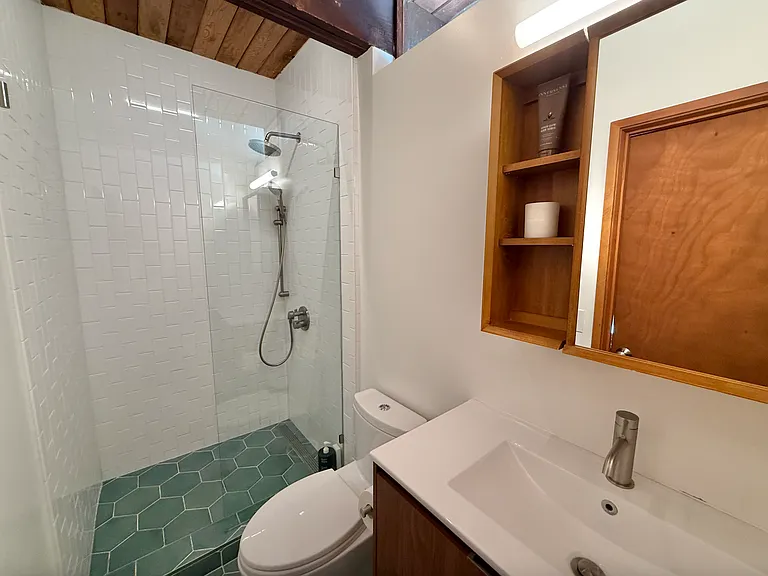2718 N Beverly Glen Blvd — Photo 28