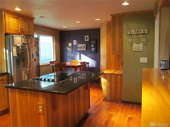 5th image of 2306 Lundquist Ln