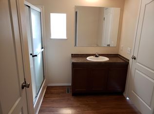 5900 W Falcon Pl, Sioux Falls, SD 57107