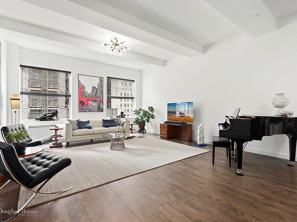 1st image of 15 Broad St APT 1916