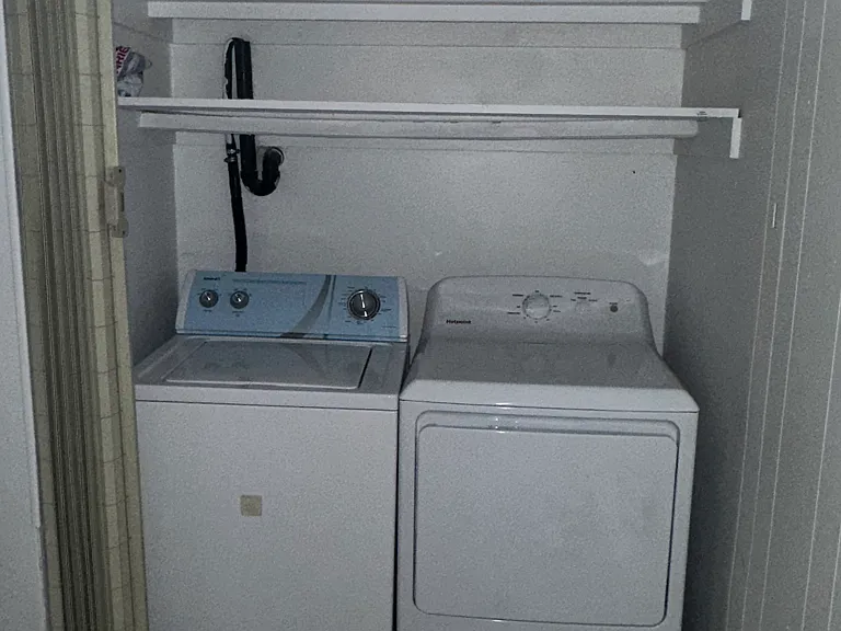 Laundry unit