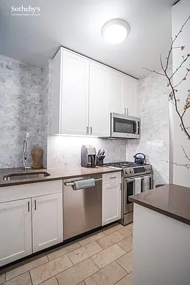 Sold by Sotheby's International Realty | media 17