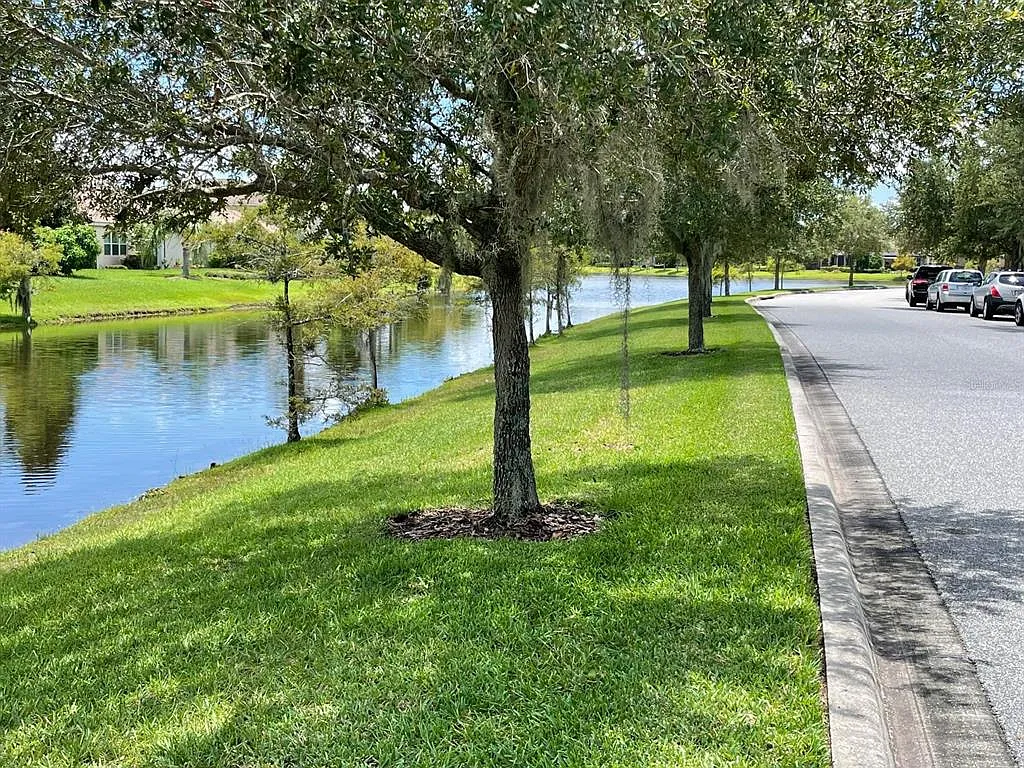 4 bed, 3.0 bath, 1830 sqft, $3,200 — Photo 4