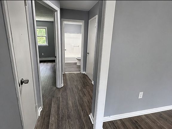 4th image of 34 Royal Oak Dr APT 9