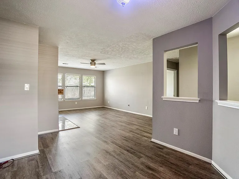 5211 Roserock Ln — Photo 6