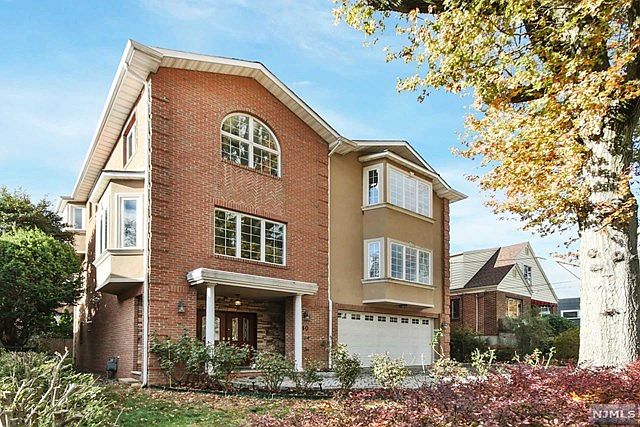 1st image of 40 Knox Ave