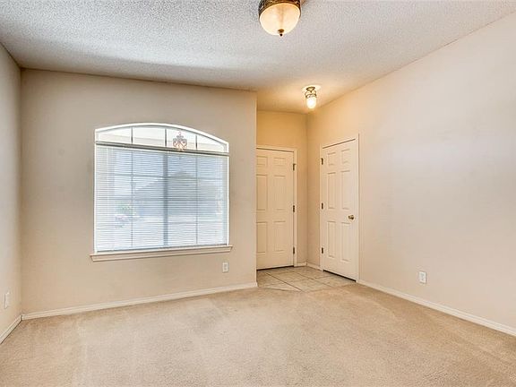 5th image of 14261 Smokey Point Dr