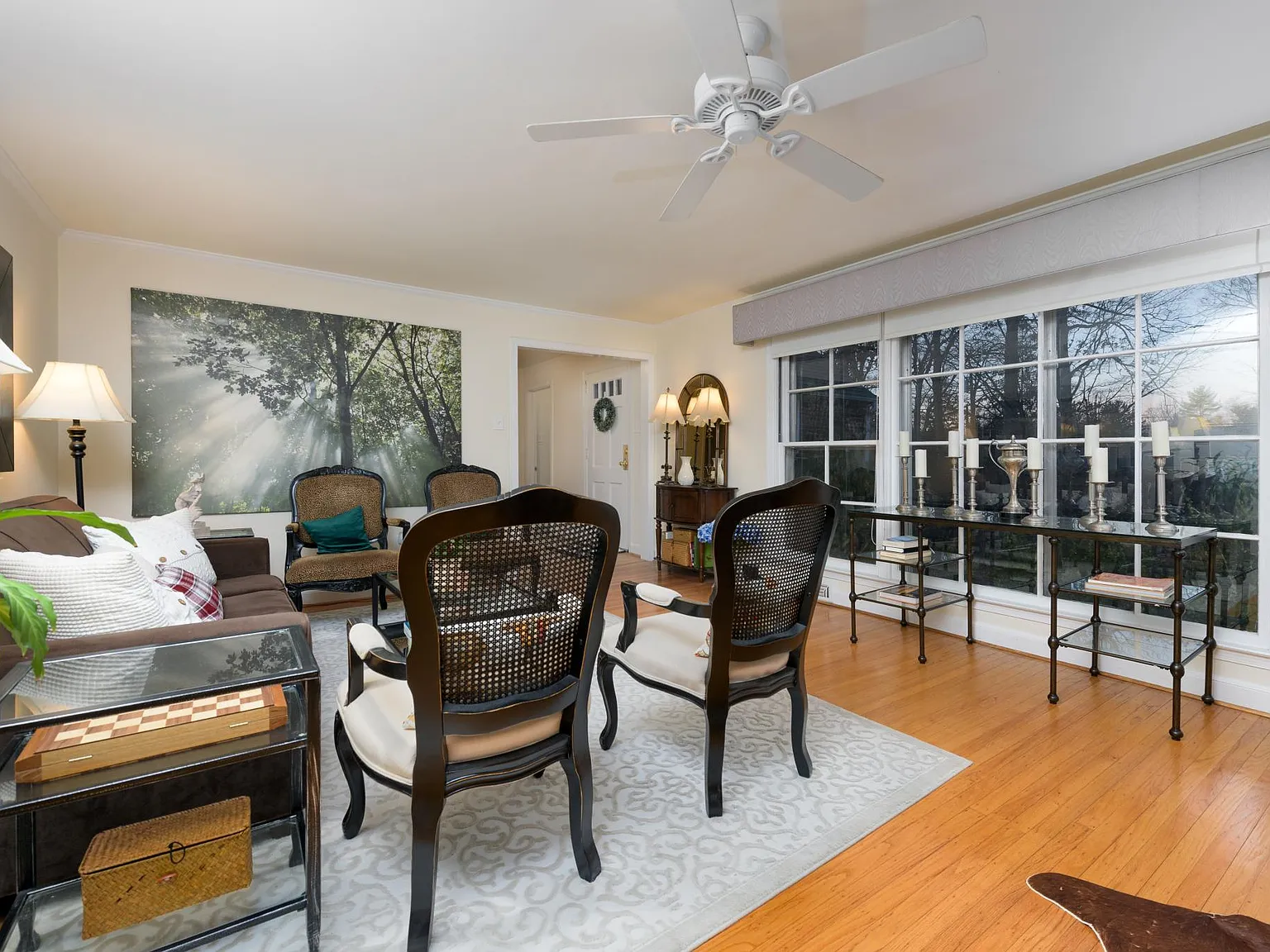 5 bed, 3200 sqft, $5,000 — Photo 4