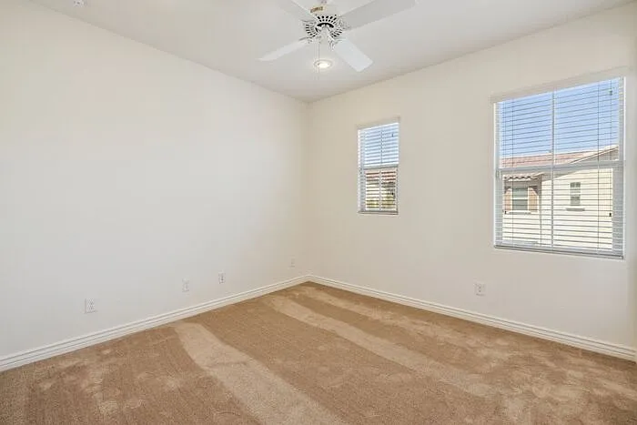 211 E Brinley Dr — Photo 33