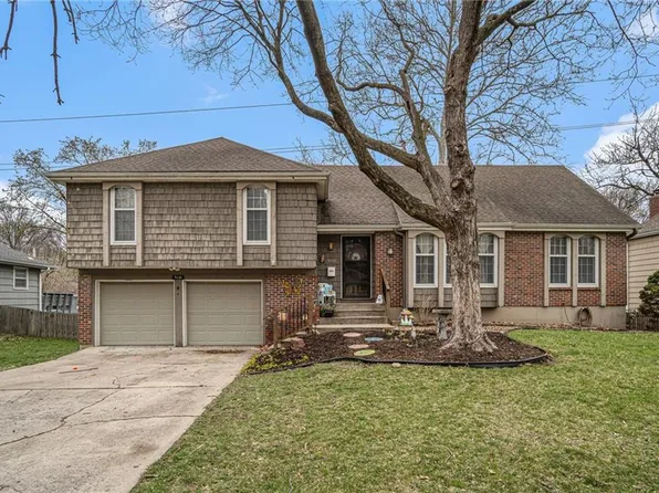 9201 W 81st Ln, Overland Park, KS 66204