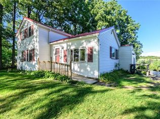 908 Johnson Rd, Palmyra, NY 14522