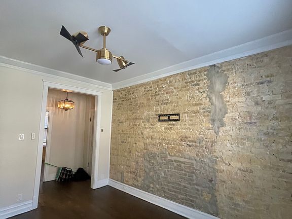 2nd image of 1219 W Waveland Ave #1