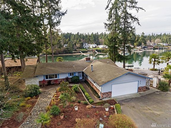 3rd image of 2818 Horsehead Bay Dr NW