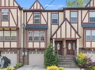 162 Scranton Ave, Lynbrook, NY 11563