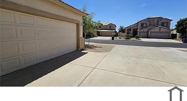 10886 W Locust Ln — Photo 5