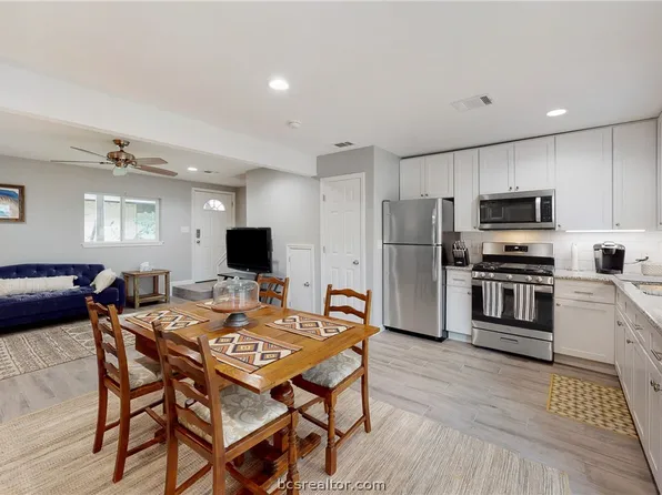513 Boyett St APT 1, College Station, TX 77840
