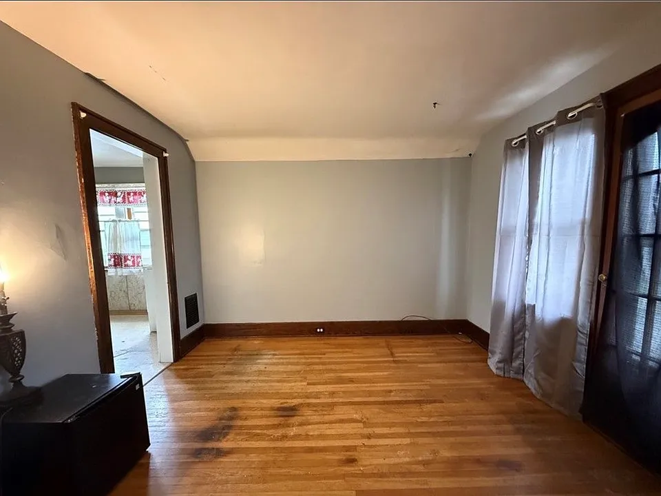 733 Lasalle Ave #1