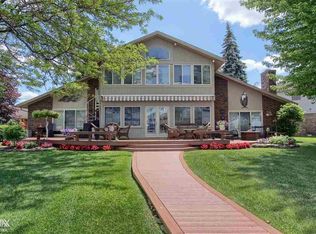 7372 Flamingo St, Algonac, MI 48001