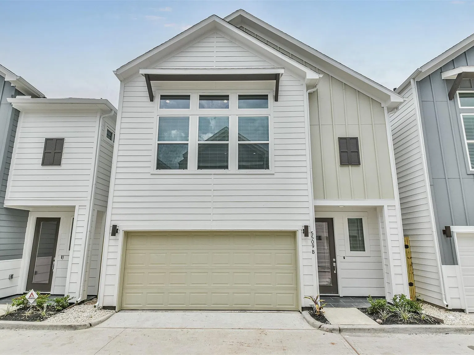 3 bed, 2.5 bath, 1782 sqft, $2,400 — Photo 3