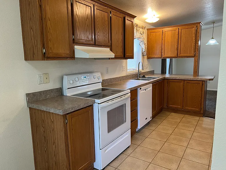 130 Stone Ct — Photo 6