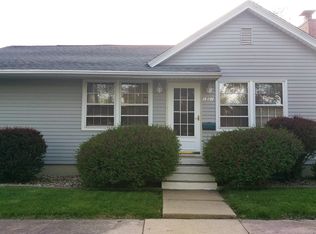 1501 S Roosevelt Ave, Bloomington, IL