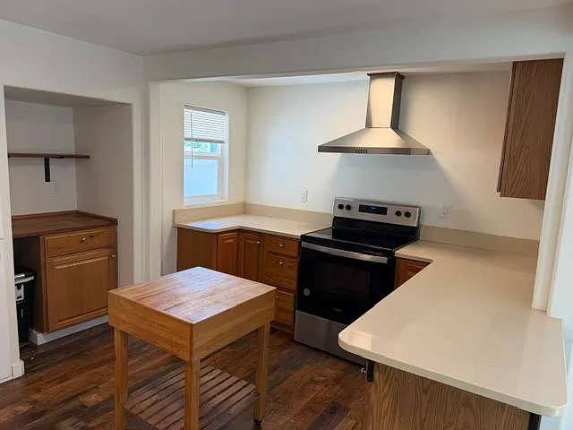 1 bed, 1000 sqft, $1,950 — Photo 2