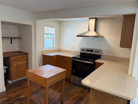2nd image of 120 Stafford St