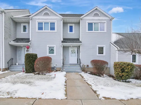 94 Oak Ridge Drive #94, Windsor Locks, CT 06096