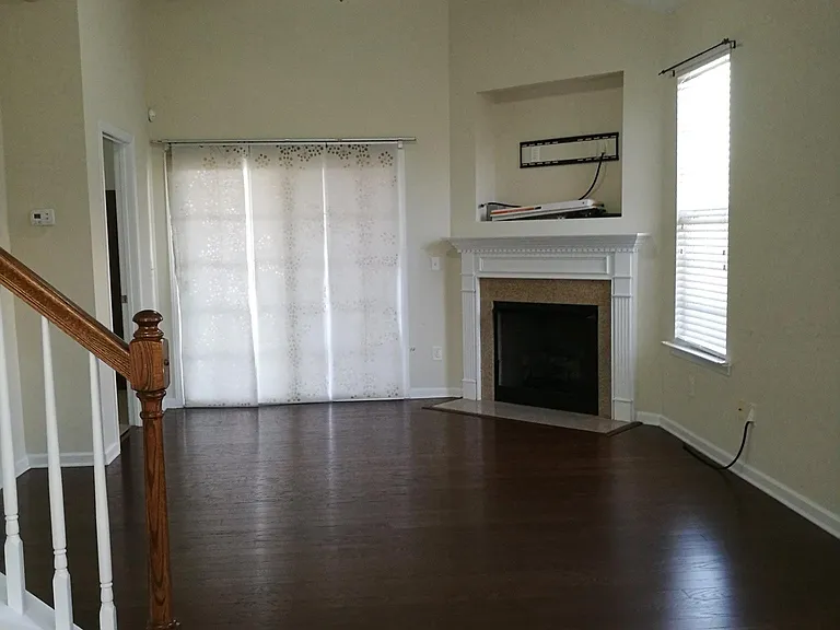 Foyer & living room
