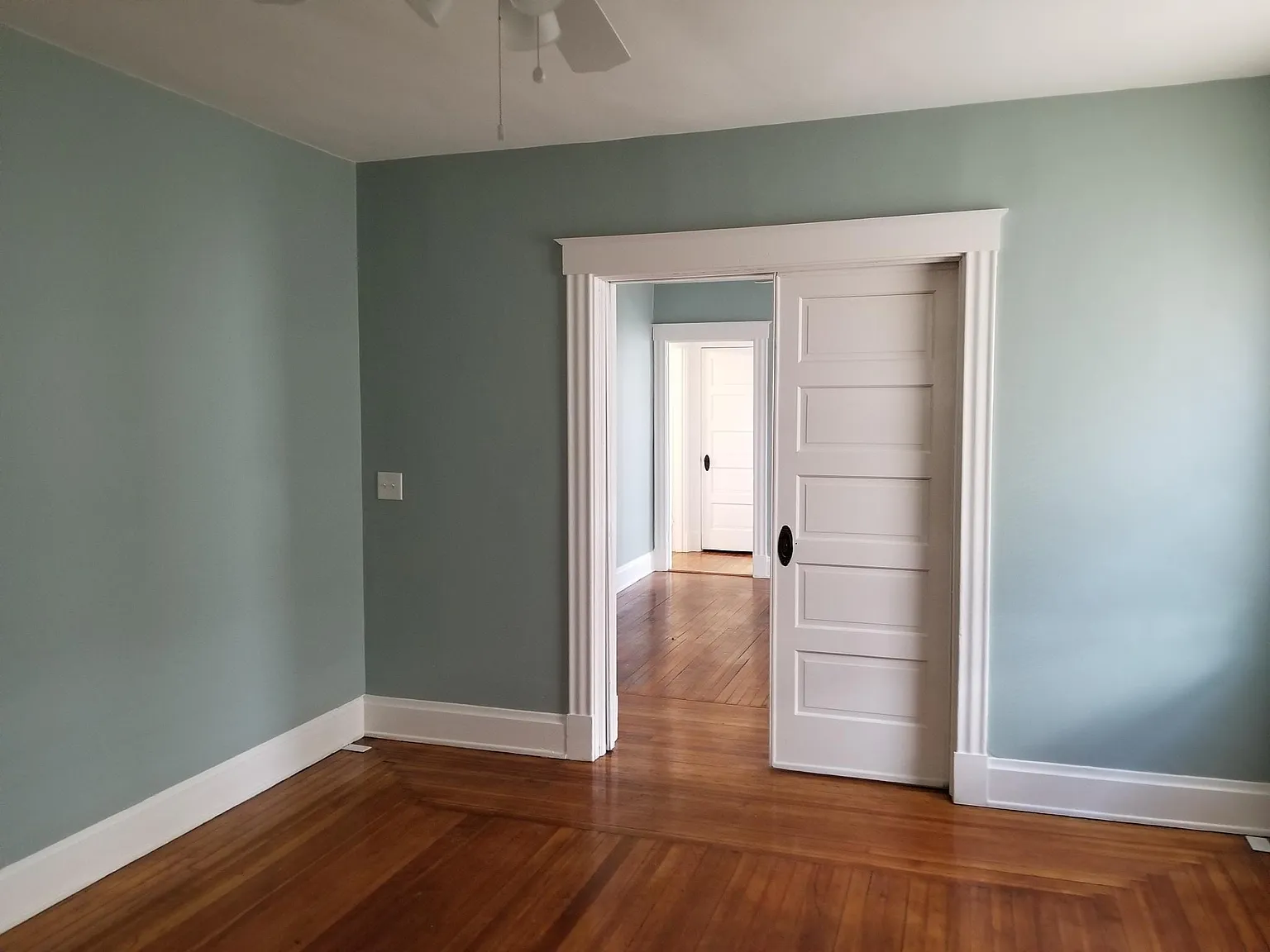 2 bed, 1050 sqft, $1,425 — Photo 4