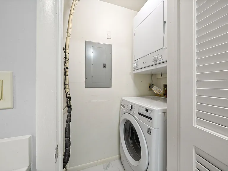 In-unit washer & dryer
