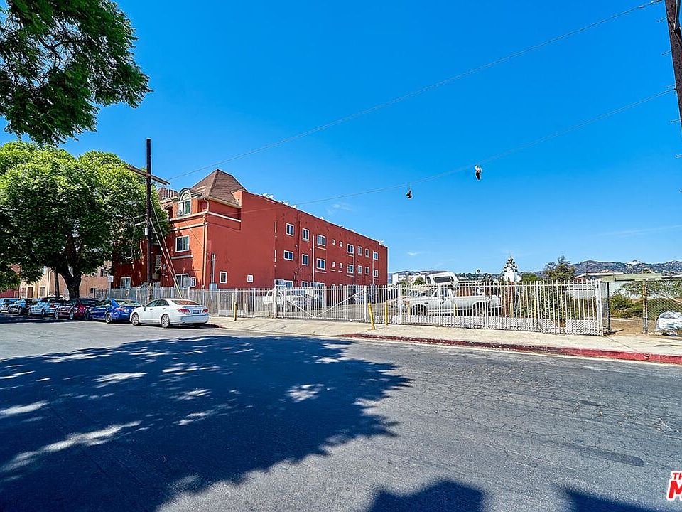 2nd image of 5437 W Virginia Ave